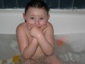 Yeyette dans son bain - 007 * 1024 x 768 * (70KB)